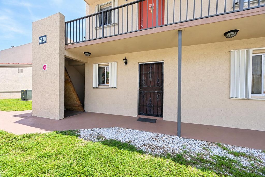 6120 FOREST HILL Boulevard 111, West Palm Beach, FL 33415