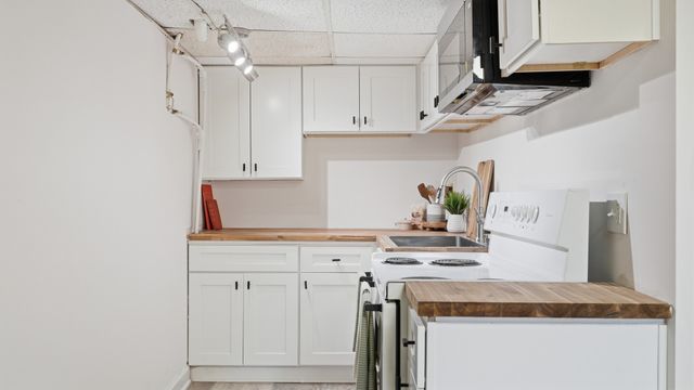 930 Havenhill Dr, Nashville, TN 37217