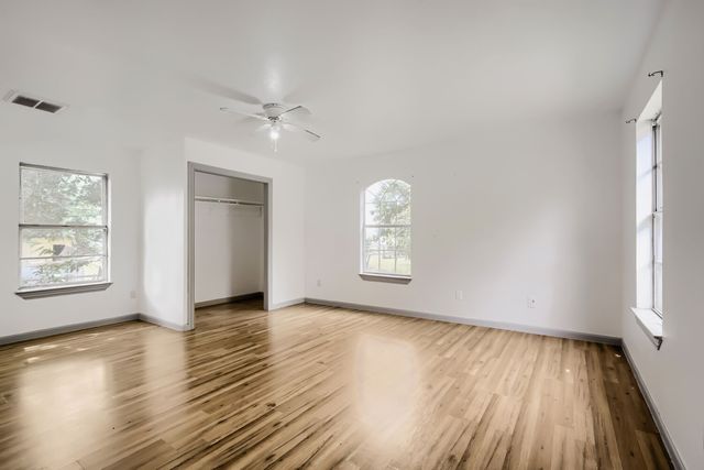 326 E Holley Street, Mesquite, TX 75149