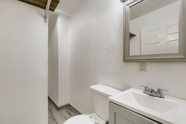 326 E Holley Street, Mesquite, TX 75149