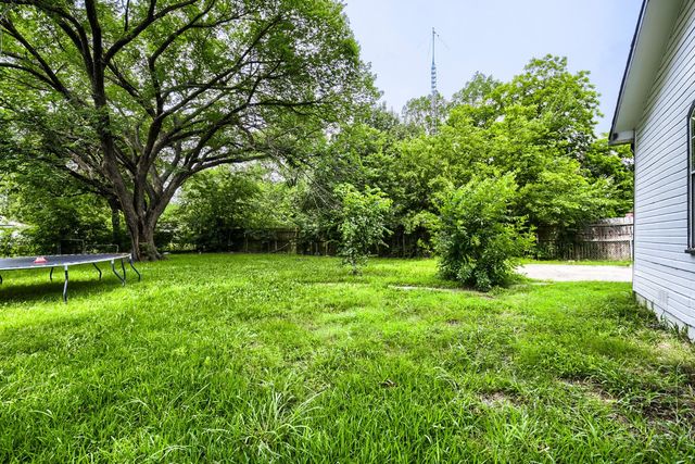 326 E Holley Street, Mesquite, TX 75149