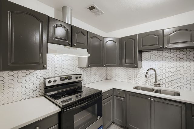 326 E Holley Street, Mesquite, TX 75149