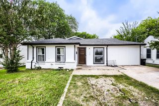 326 E Holley Street, Mesquite, TX 75149