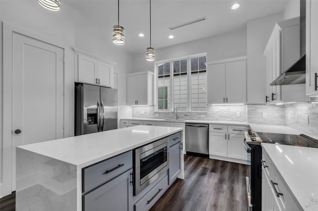 2716 Baldwin Street, Houston, TX 77006