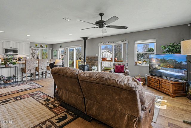 3138 Laurelwood Lane, Sevierville, TN 37862