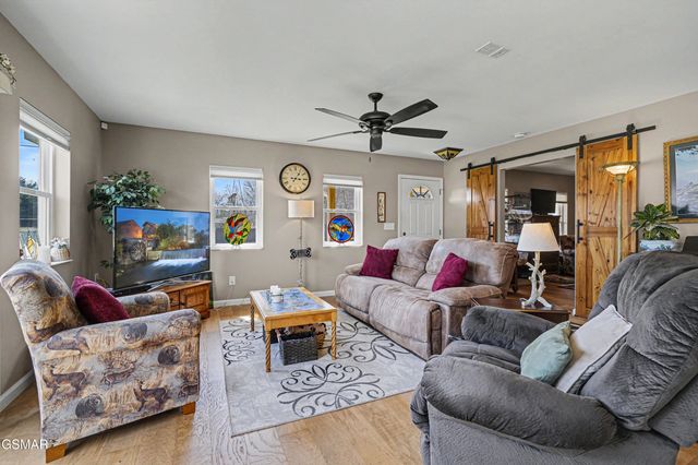 3138 Laurelwood Lane, Sevierville, TN 37862