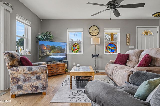 3138 Laurelwood Lane, Sevierville, TN 37862