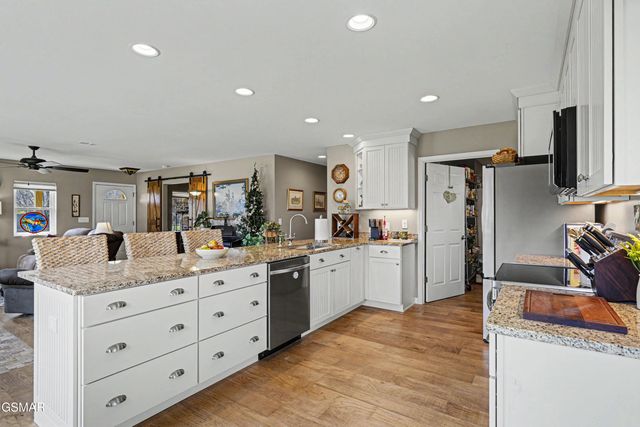 3138 Laurelwood Lane, Sevierville, TN 37862