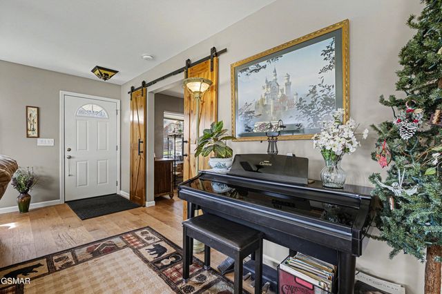 3138 Laurelwood Lane, Sevierville, TN 37862