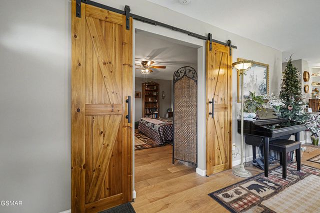 3138 Laurelwood Lane, Sevierville, TN 37862