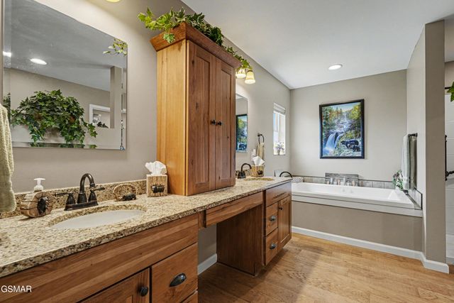 3138 Laurelwood Lane, Sevierville, TN 37862