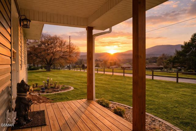 3138 Laurelwood Lane, Sevierville, TN 37862