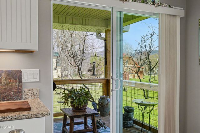 3138 Laurelwood Lane, Sevierville, TN 37862