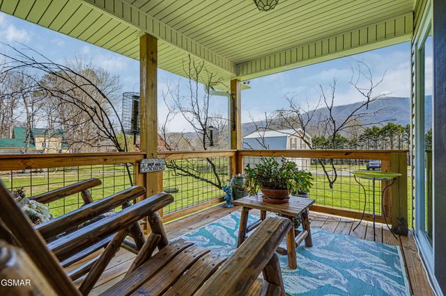 3138 Laurelwood Lane, Sevierville, TN 37862