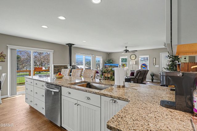 3138 Laurelwood Lane, Sevierville, TN 37862