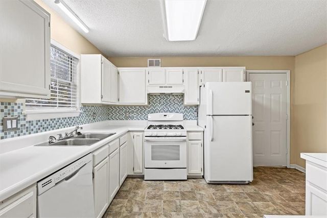 4476 High Gate NW Court, Acworth, GA 30101