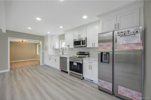 200 4th Avenue, East Northport, NY 11731