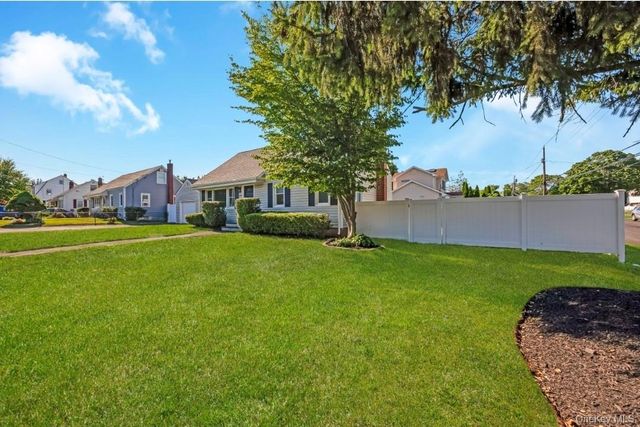 200 4th Avenue, East Northport, NY 11731
