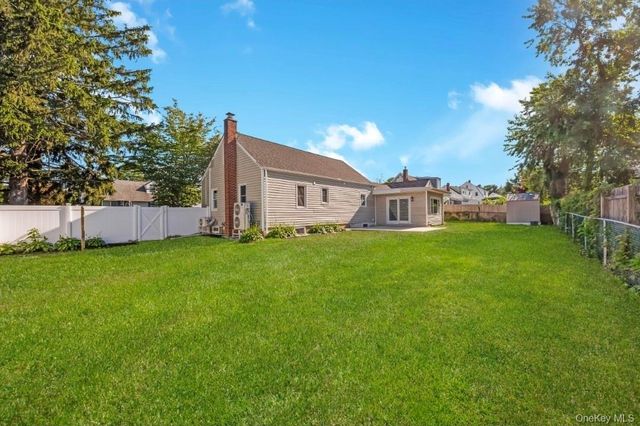 200 4th Avenue, East Northport, NY 11731