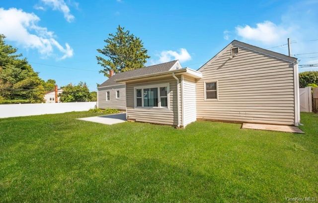 200 4th Avenue, East Northport, NY 11731