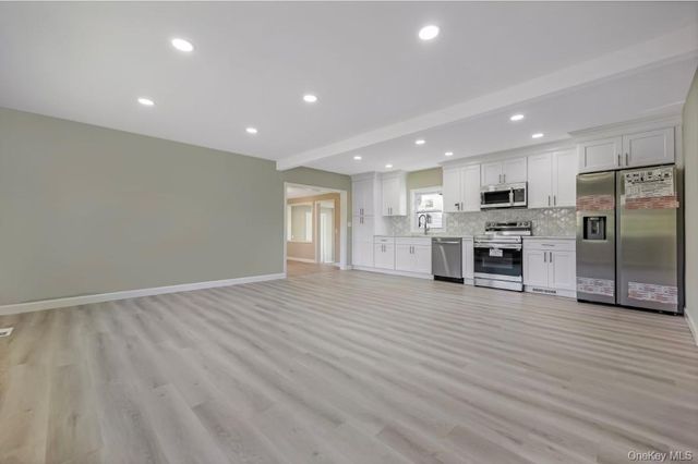 200 4th Avenue, East Northport, NY 11731