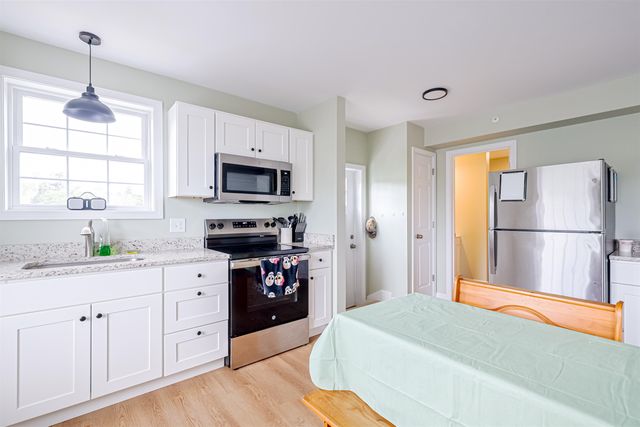 13 Myrtle Street, Hillsborough, NH 03244
