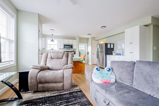 13 Myrtle Street, Hillsborough, NH 03244