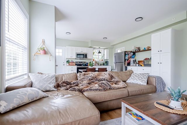 13 Myrtle Street, Hillsborough, NH 03244