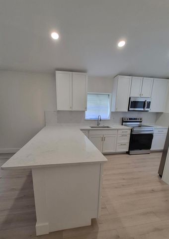 8101 Sweetbriar Way, Boca Raton, FL 33496