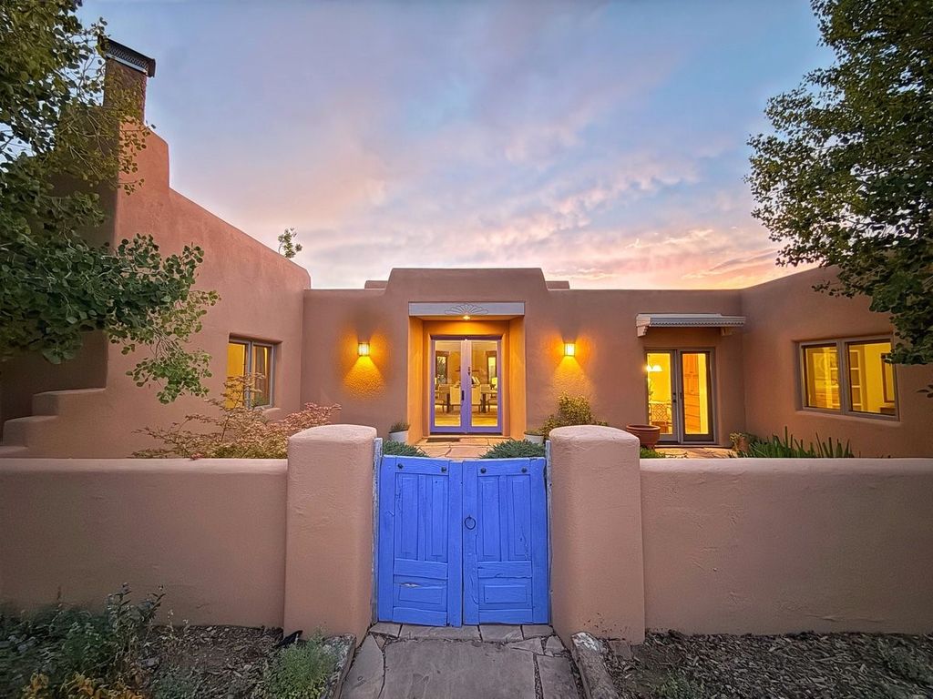 12 Sierra Lavanda, Santa Fe, NM 87507