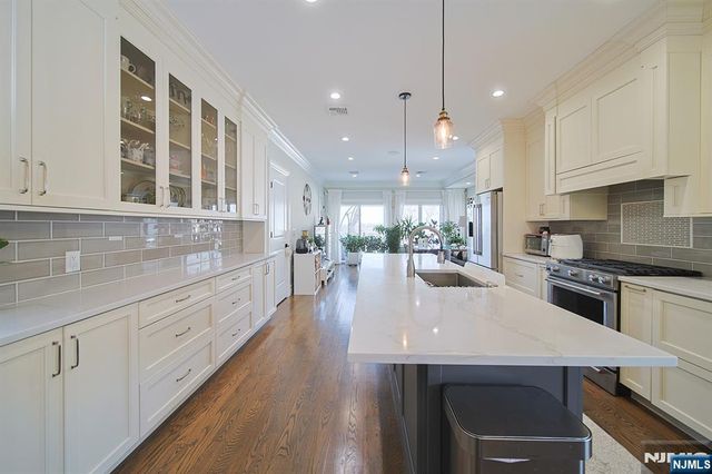 269 9th Street C, Palisades Park, NJ 07650