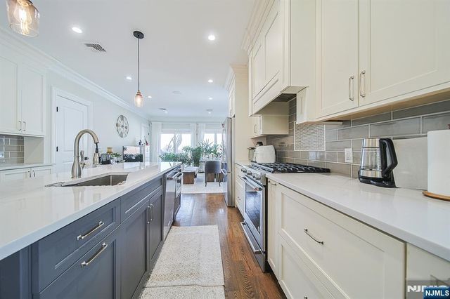 269 9th Street C, Palisades Park, NJ 07650