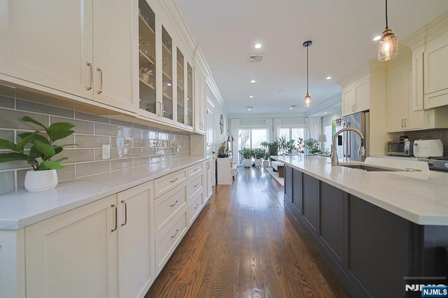 269 9th Street C, Palisades Park, NJ 07650