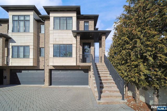 269 9th Street C, Palisades Park, NJ 07650