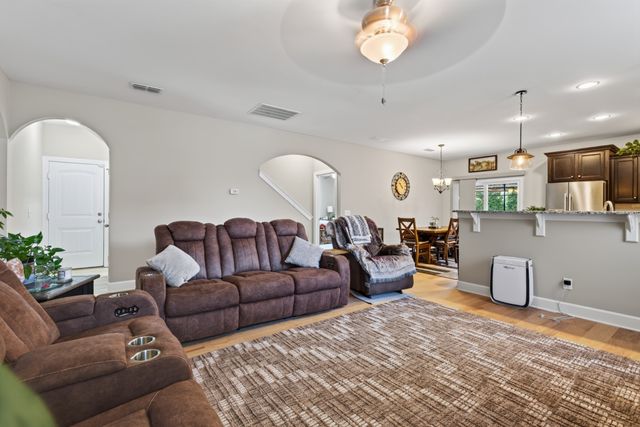 4802 Genoa Dr, Mount Juliet, TN 37122