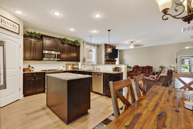 4802 Genoa Dr, Mount Juliet, TN 37122