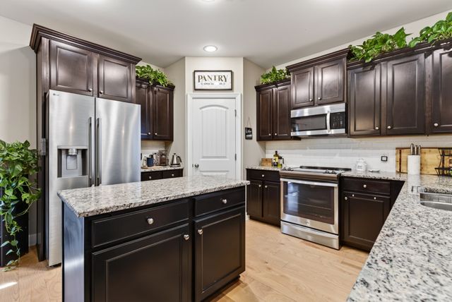 4802 Genoa Dr, Mount Juliet, TN 37122