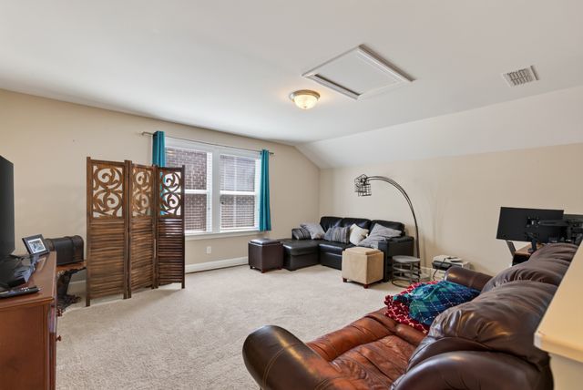 4802 Genoa Dr, Mount Juliet, TN 37122