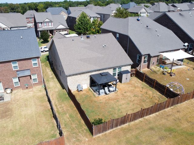 4802 Genoa Dr, Mount Juliet, TN 37122