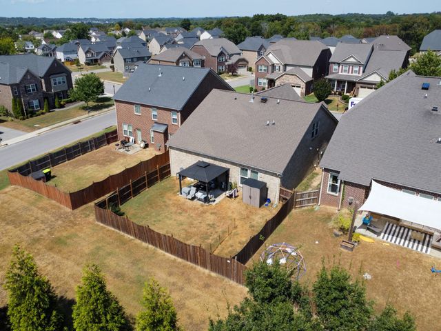 4802 Genoa Dr, Mount Juliet, TN 37122