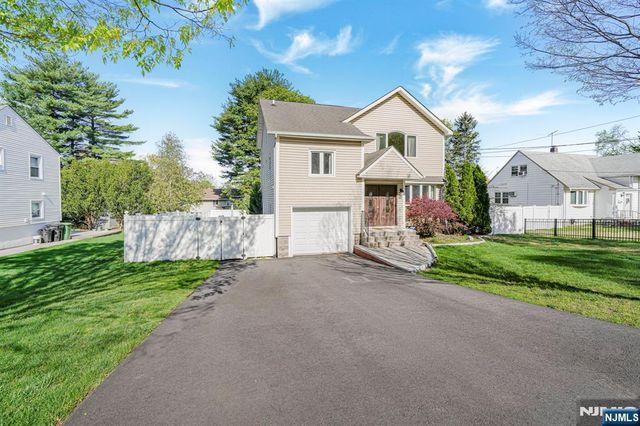 405 Burnet Place, Paramus, NJ 07652