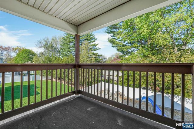405 Burnet Place, Paramus, NJ 07652