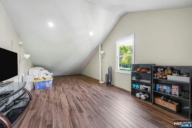 405 Burnet Place, Paramus, NJ 07652