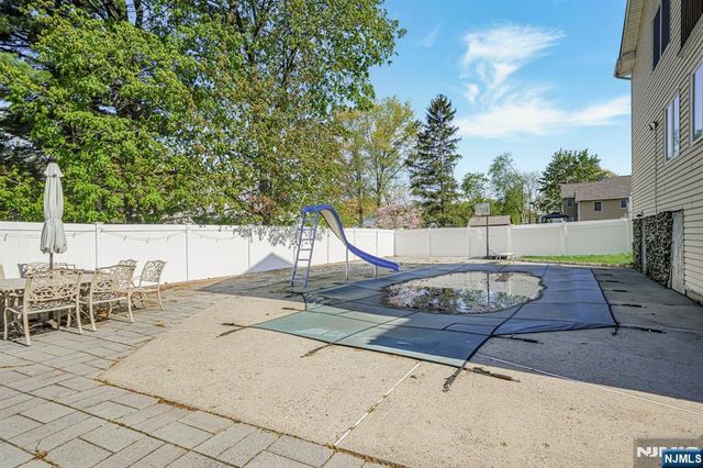 405 Burnet Place, Paramus, NJ 07652