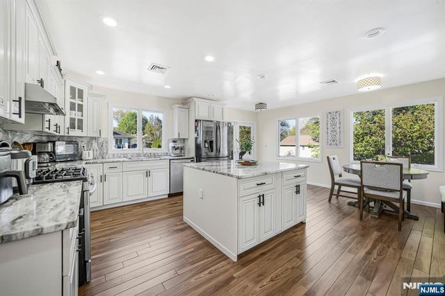 405 Burnet Place, Paramus, NJ 07652