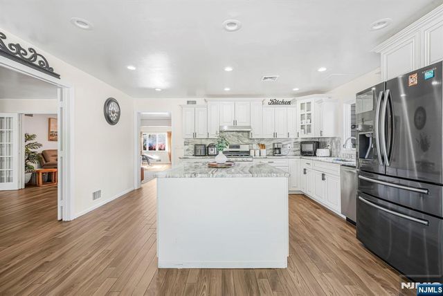 405 Burnet Place, Paramus, NJ 07652