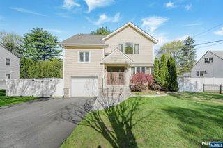 405 Burnet Place, Paramus, NJ 07652