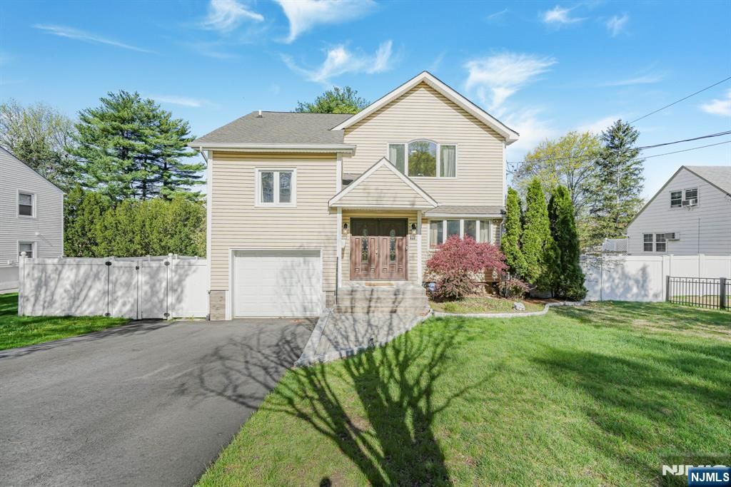 405 Burnet Place, Paramus, NJ 07652