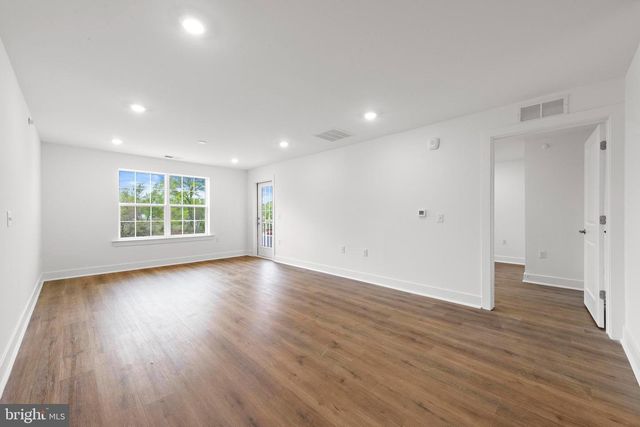 2306 PRINCE HALL, Pennington, NJ 08534