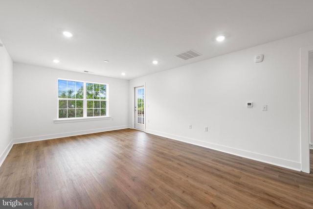 2306 PRINCE HALL, Pennington, NJ 08534